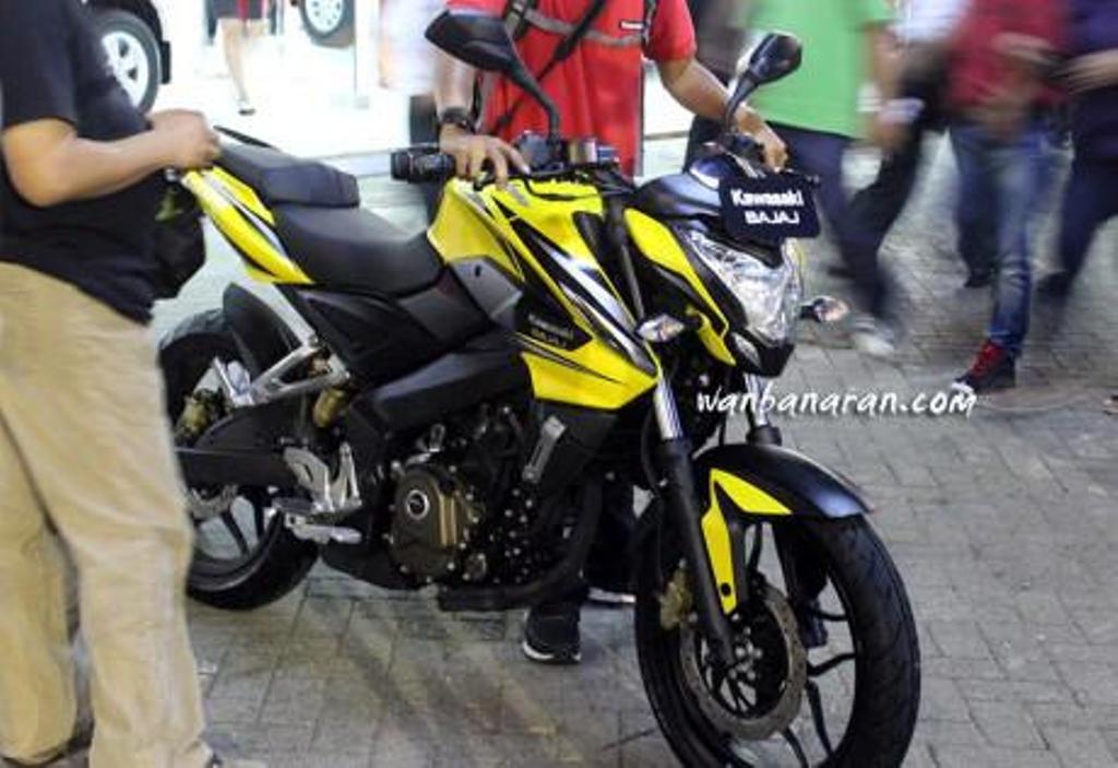 Bajaj Pulsar 200 NS FI Spy Shot