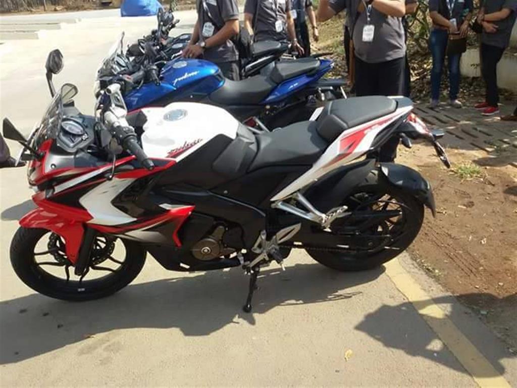 Bajaj Pulsar 200 SS ABS