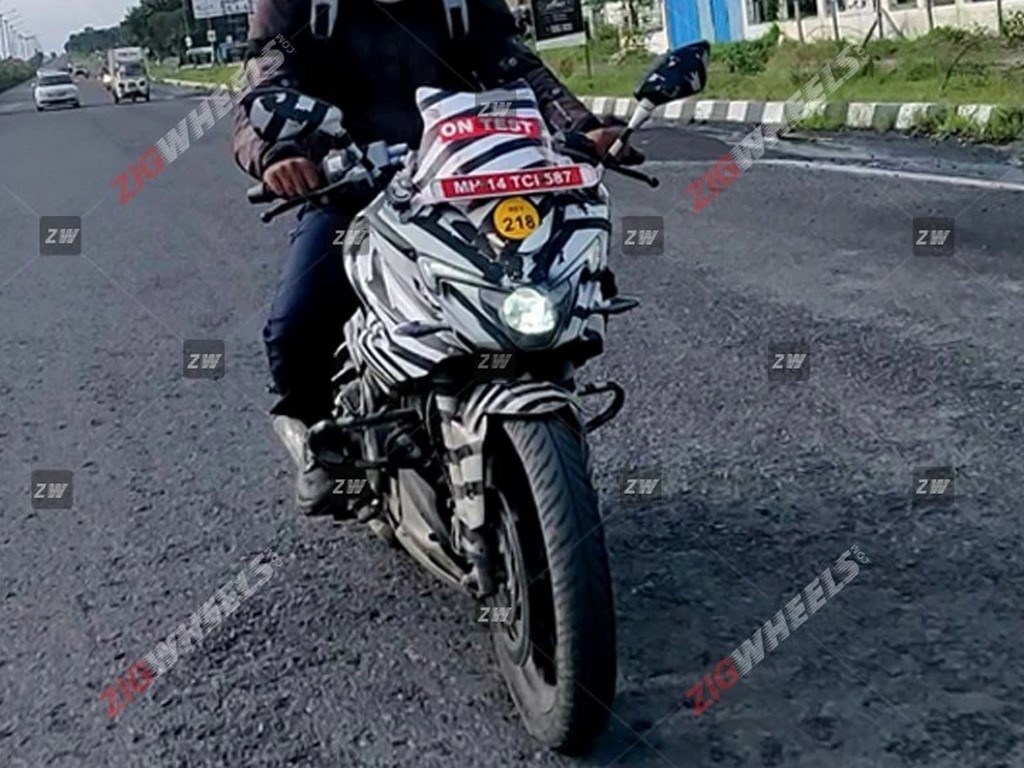 Bajaj Pulsar 250F Spotted Front