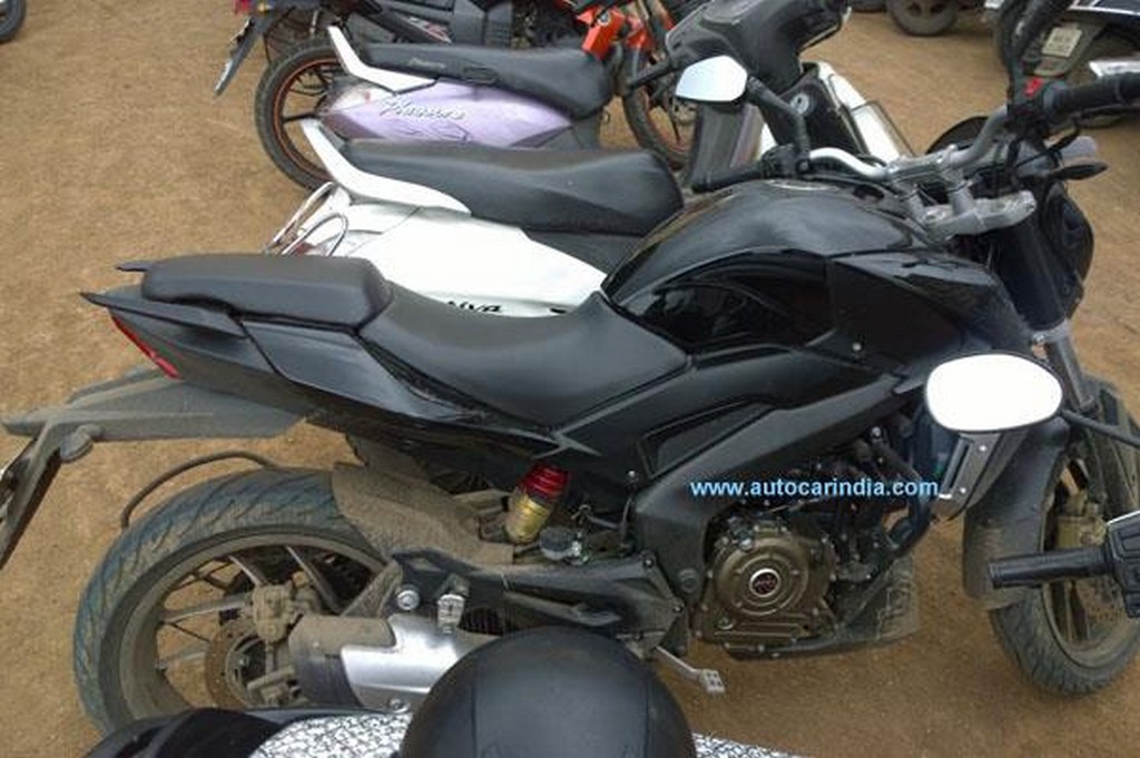 Bajaj Pulsar CS 400 Sides