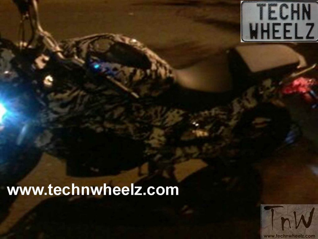 Bajaj Pulsar CS400 spy pic Side
