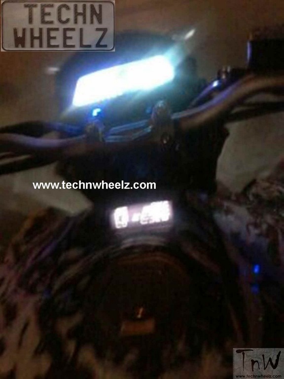 Bajaj Pulsar CS400 spy pic speedo