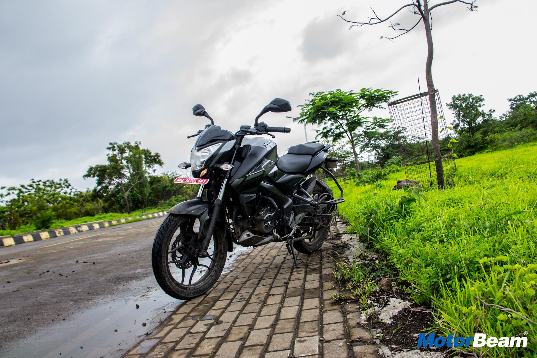 Bajaj Pulsar NS 160 Research 1