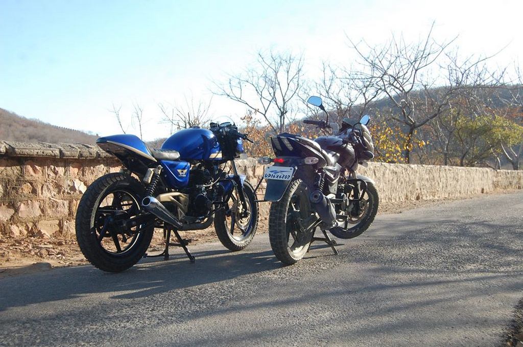 Bajaj Pulsar P200GT