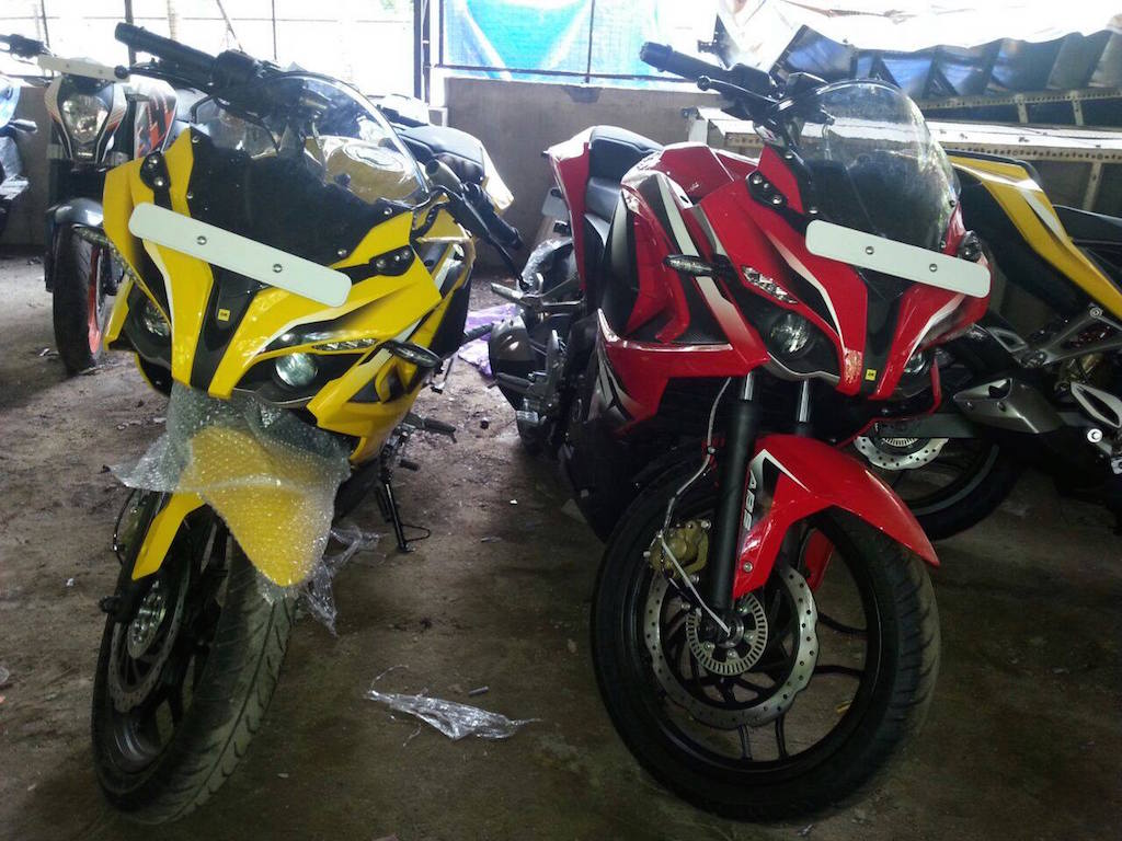 Bajaj Pulsar RS 200 Dealer Colours