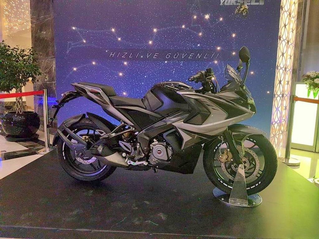 Bajaj Pulsar RS 200 Grey