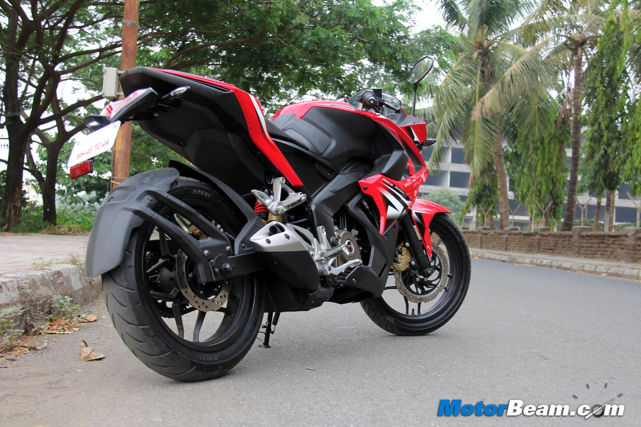 Bajaj Pulsar RS 200 Review