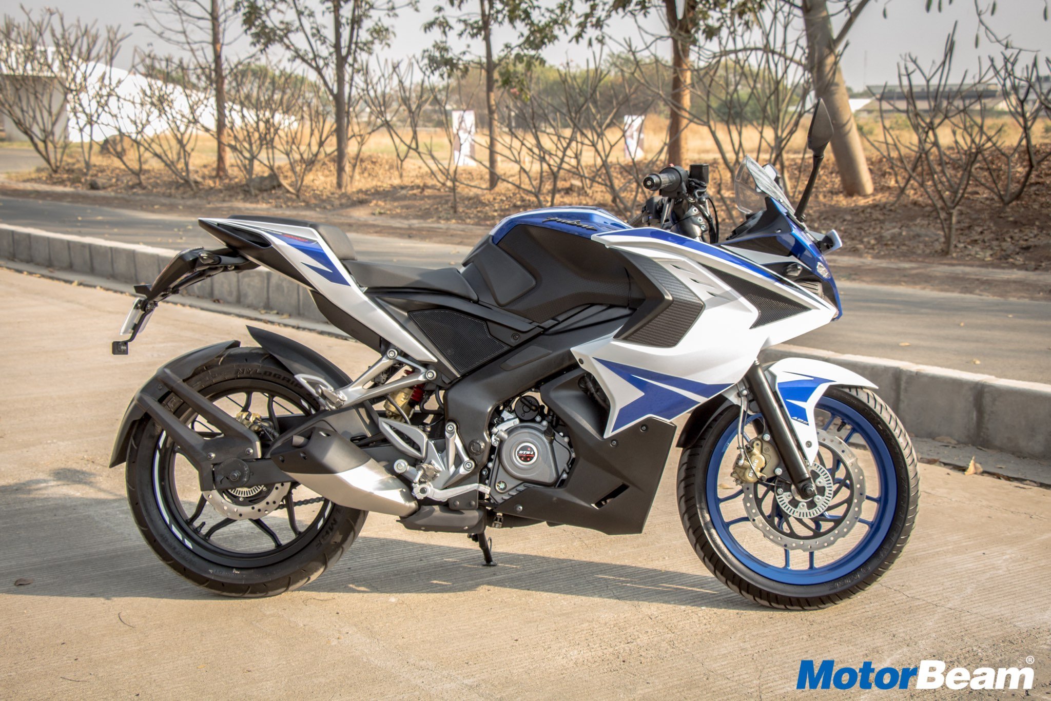 Bajaj Pulsar RS 200 Side