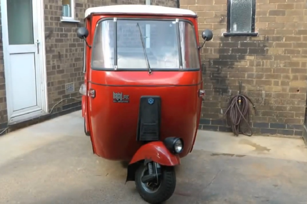 Bajaj RE Auto Rickshaw With Honda CBR600RR Engine
