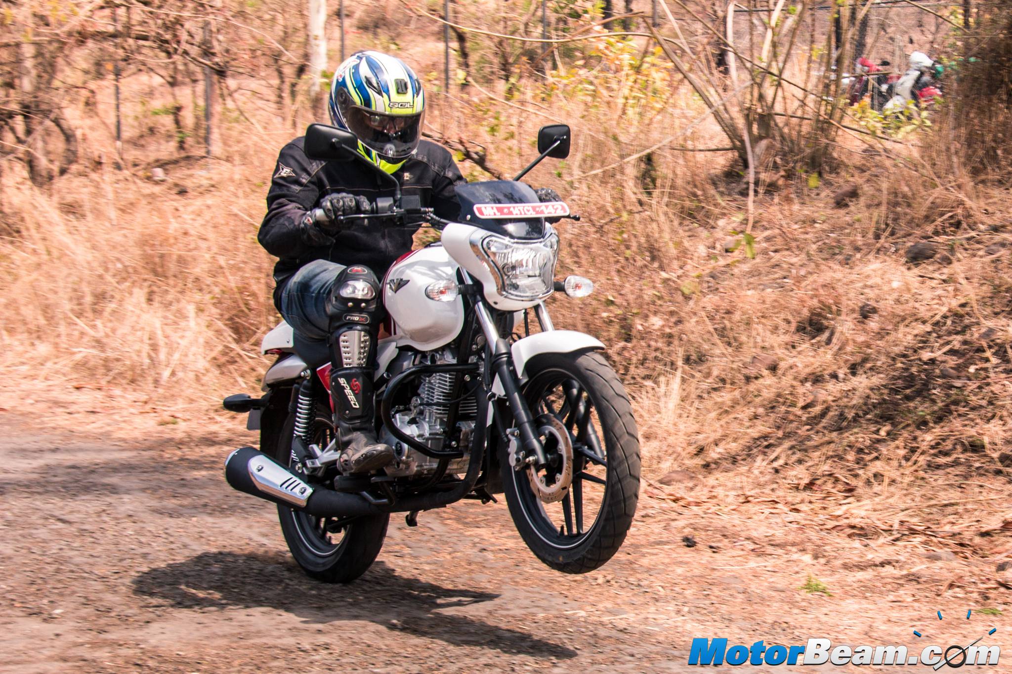 Bajaj V15 Road Test