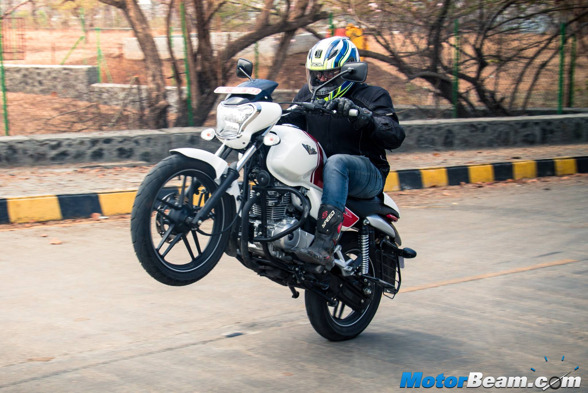 2016 Bajaj V15 Video Review Motorbeam Indian Car Bike News