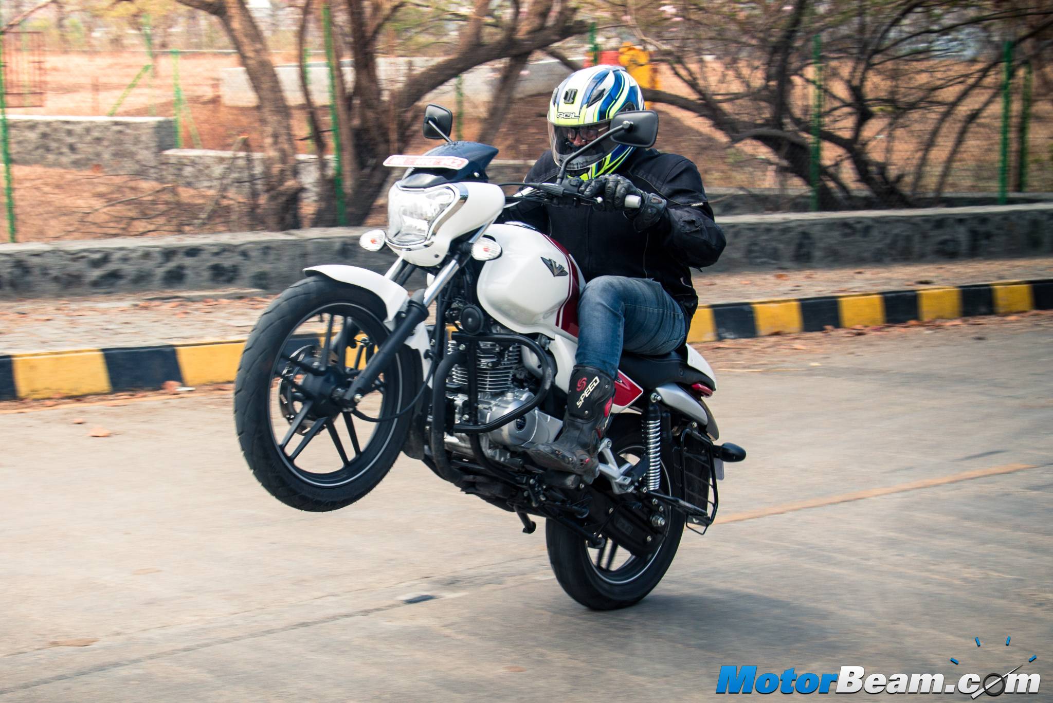 Bajaj V15 Video Review