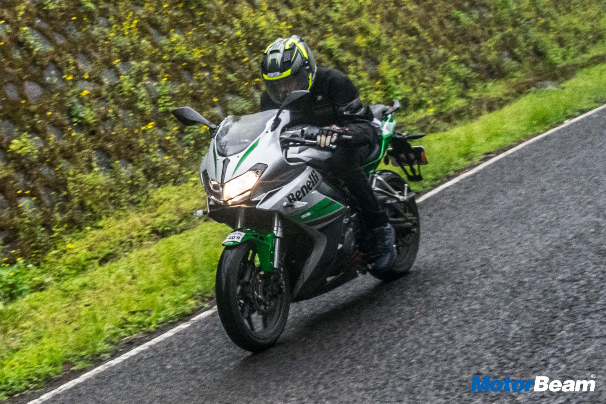 Benelli 302R Ride Report