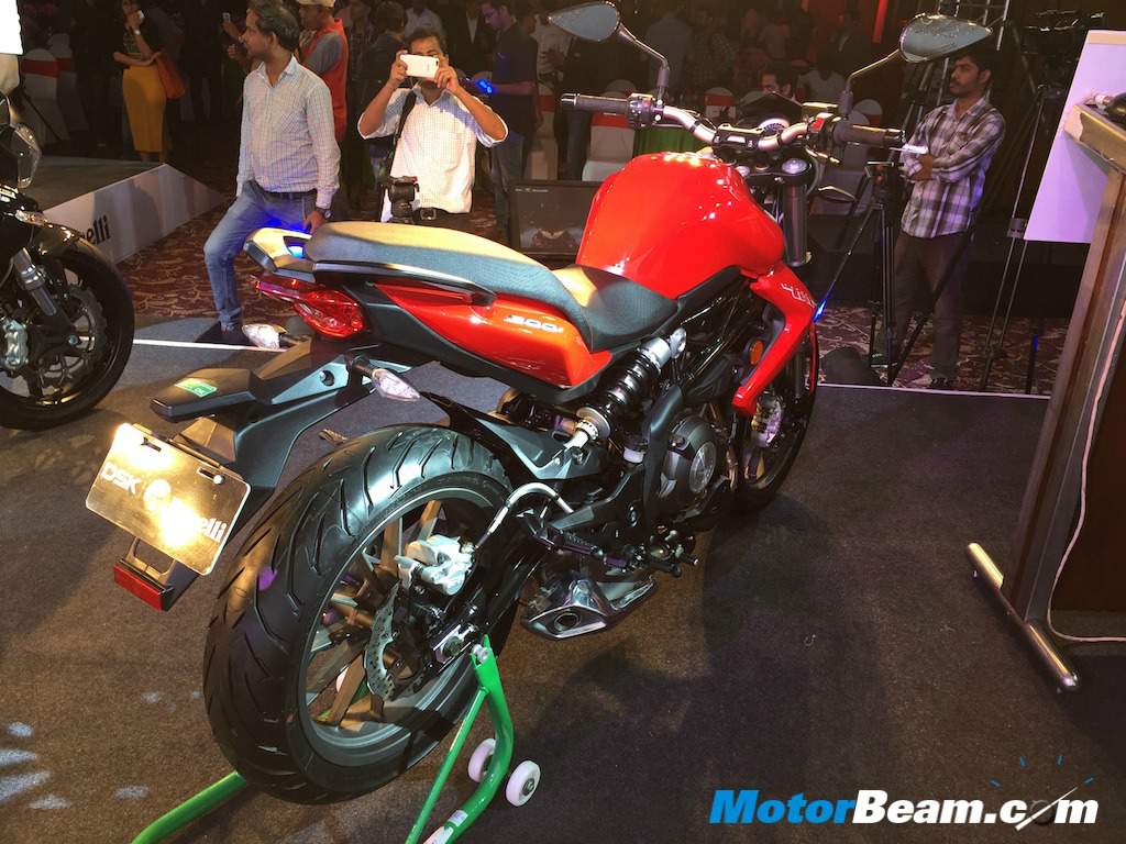 Benelli Tnt 300 Offered With Smaller Mrf Tyres Pirelli Optional