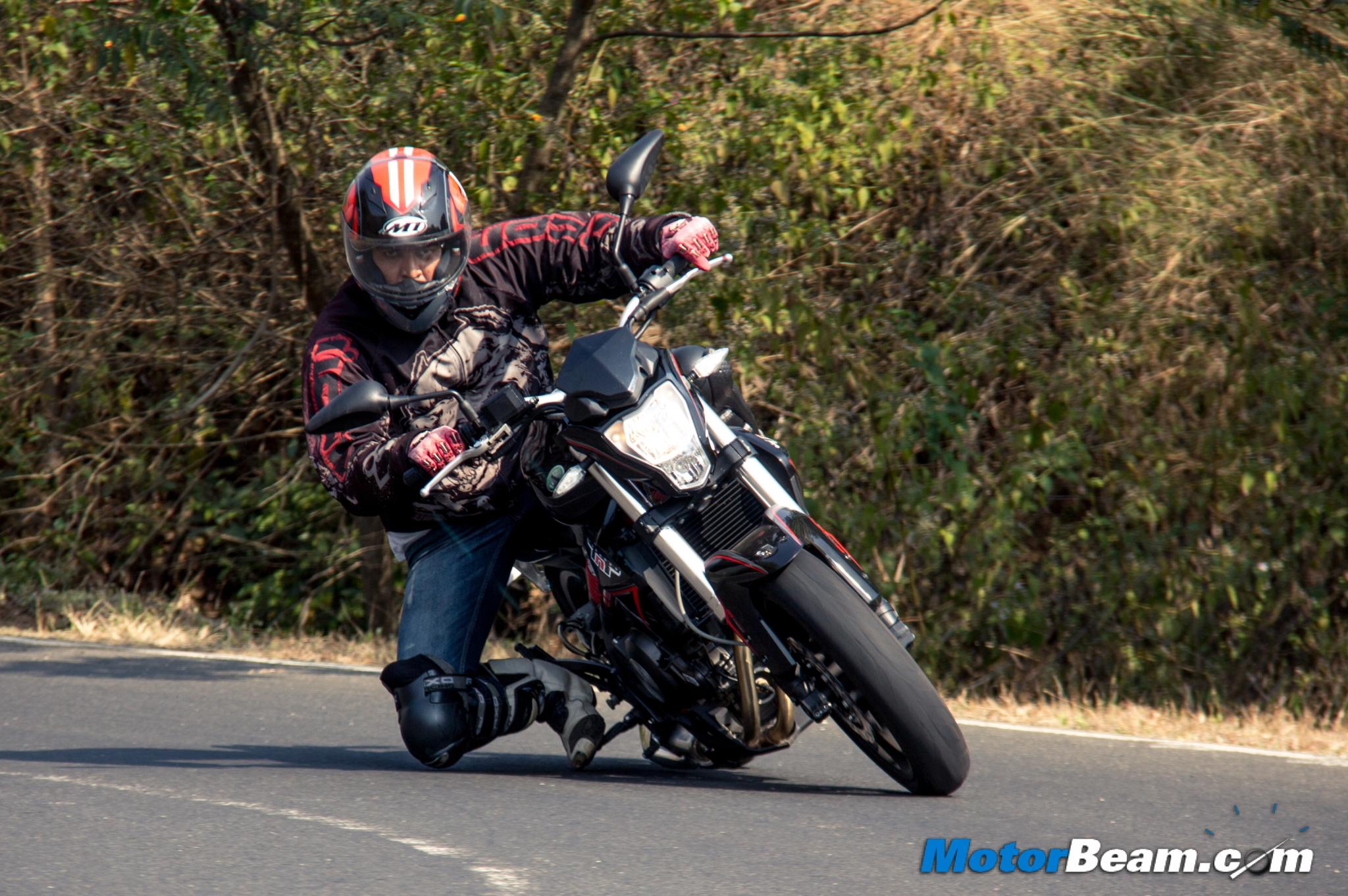 Benelli TNT 300 Review