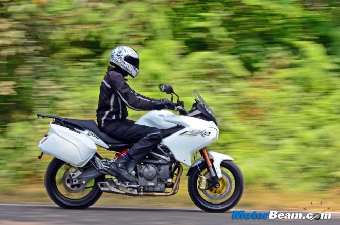 Benelli TNT 600 GT Front Side