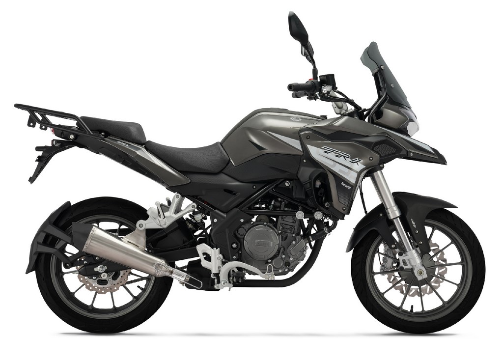 Benelli TRK 251 Glossy Grey