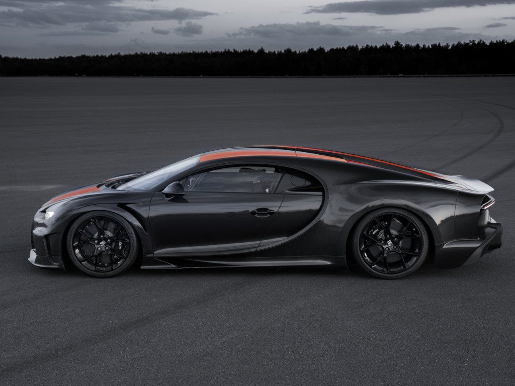Bugatti Chiron Side Profile