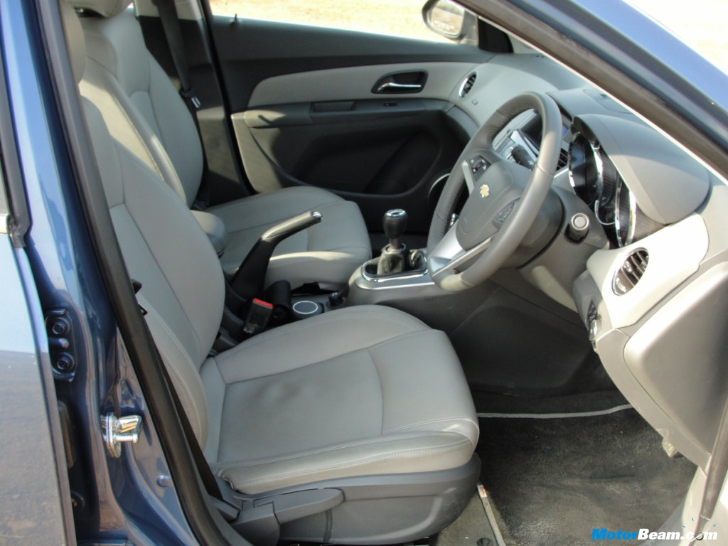 Chevrolet_Cruze_Diesel_ Front_Seats