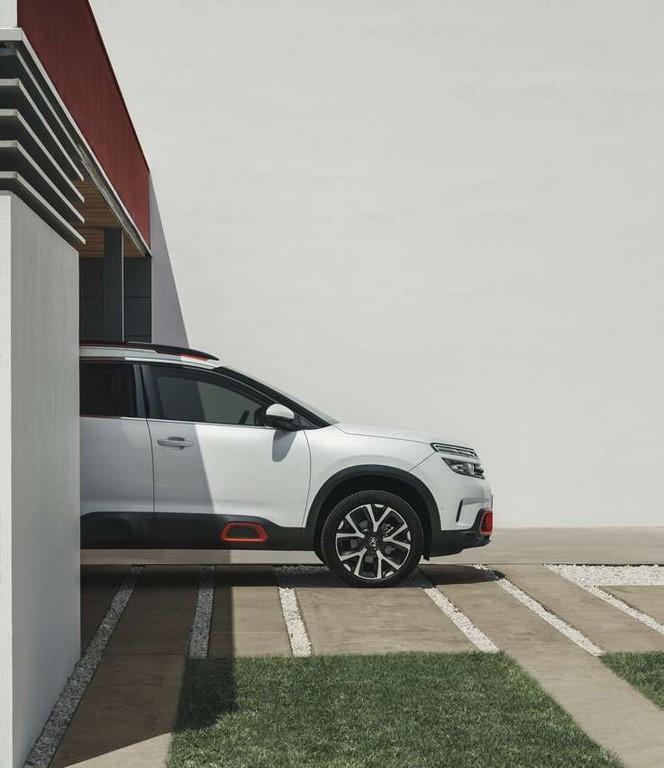 Citroen C5 Aircross Side