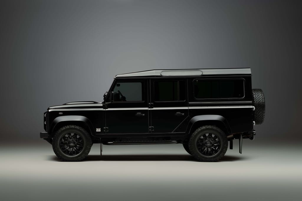 Classic Defender V8 Black