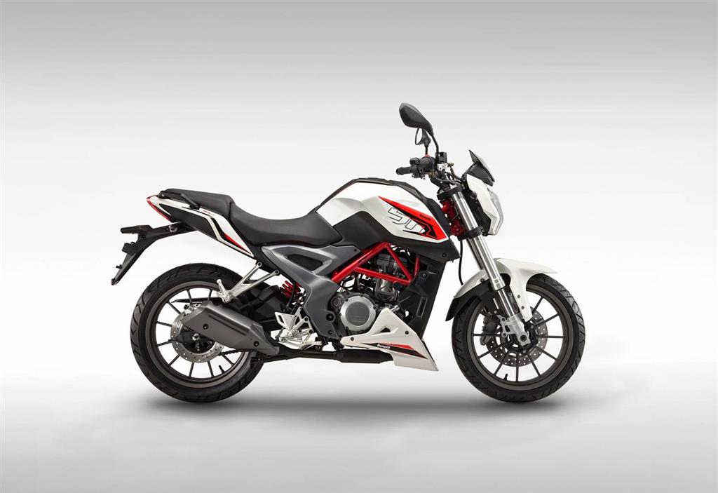 DSK Benelli BN251