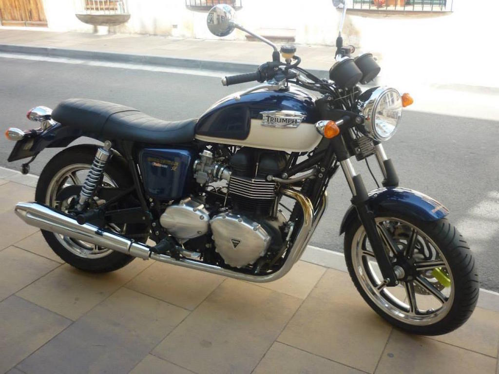 Date A Bike Rental Triumph Bonneville