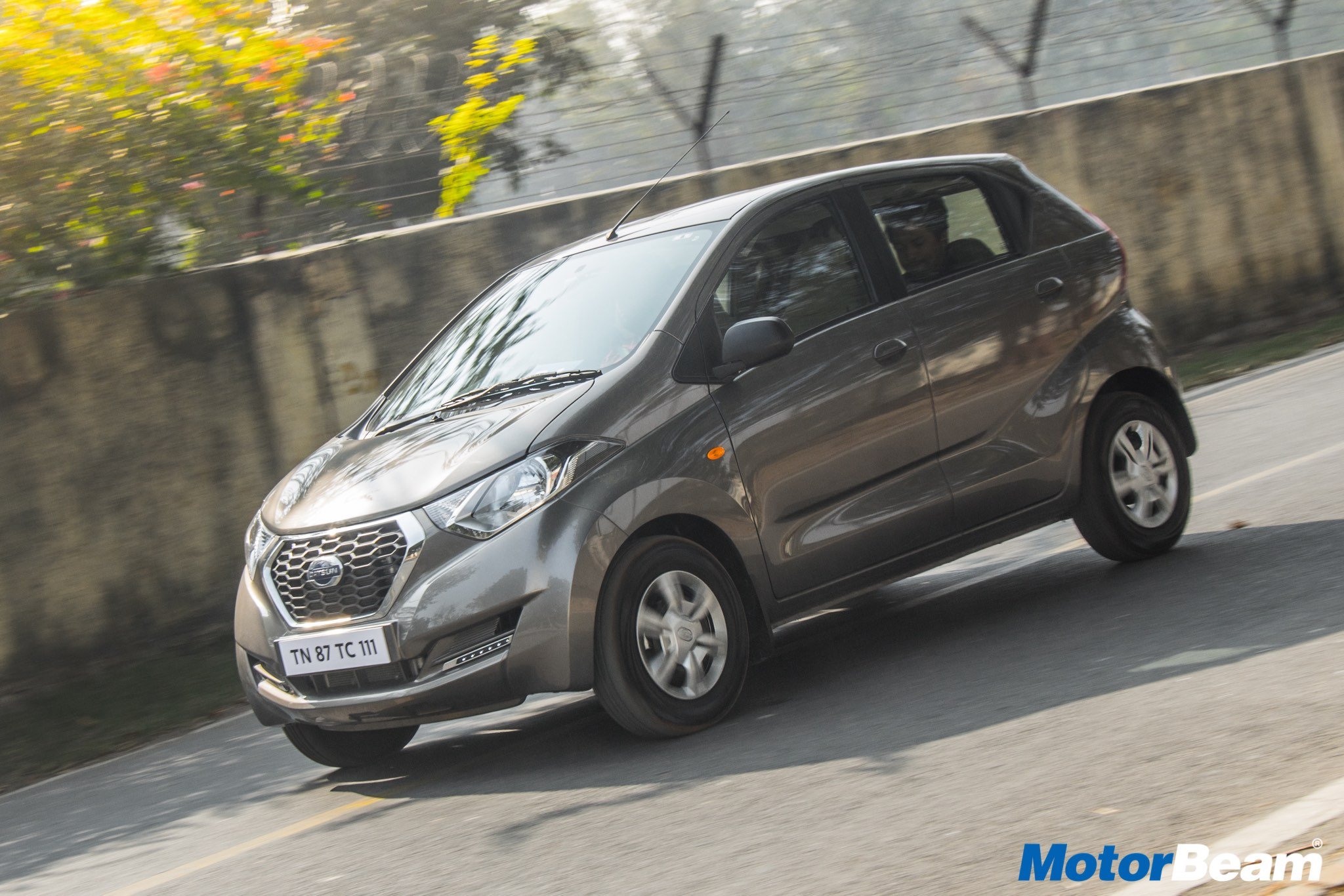 Datsun redi-GO 1.0 AMT Review Test Drive