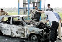 Delhi-man-burns-to-death-after-his-car-suddenly-caught-fire