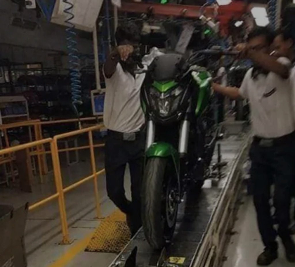Dominar 400 Green Colour