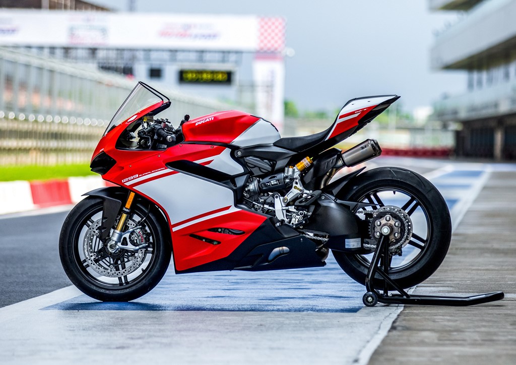 Ducati 1299 Superleggera Side