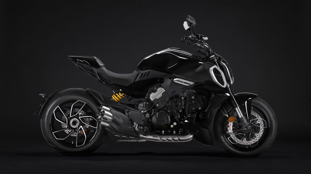 Ducati Diavel V4 Specs