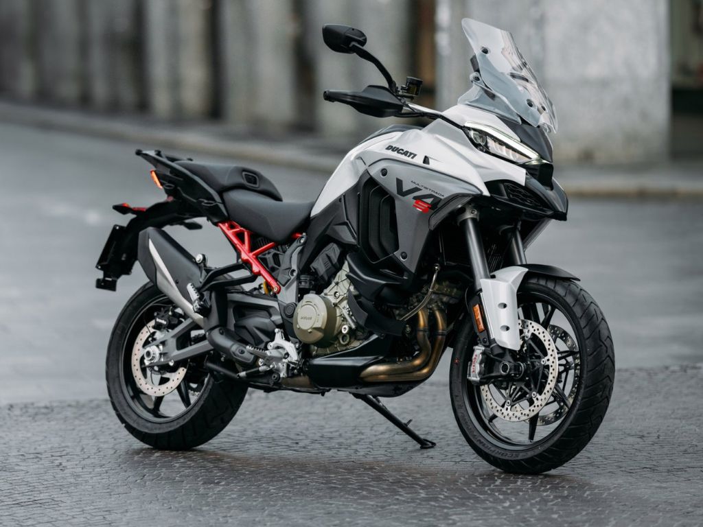 Ducati Multistrada V4 S front