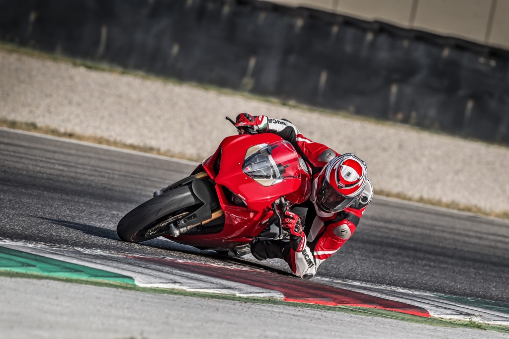 Ducati Panigale V4 S Performance