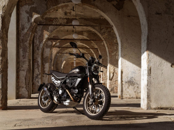 Ducati Scrambler Full Throttle Front