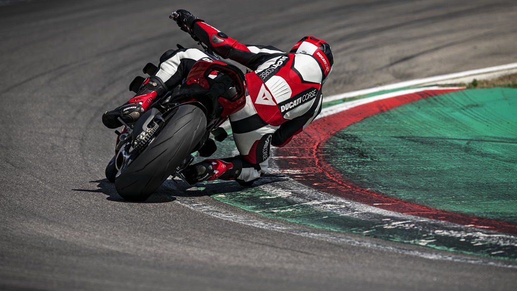 Ducati Streetfighter V4 Details