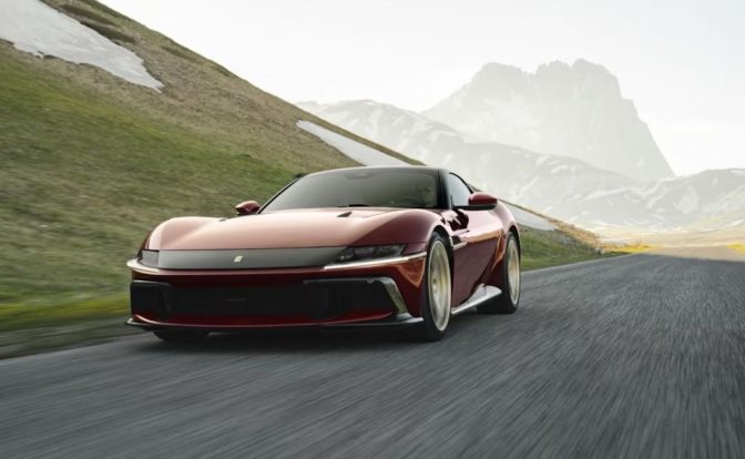 Ferrari 12Cilindri Manuale