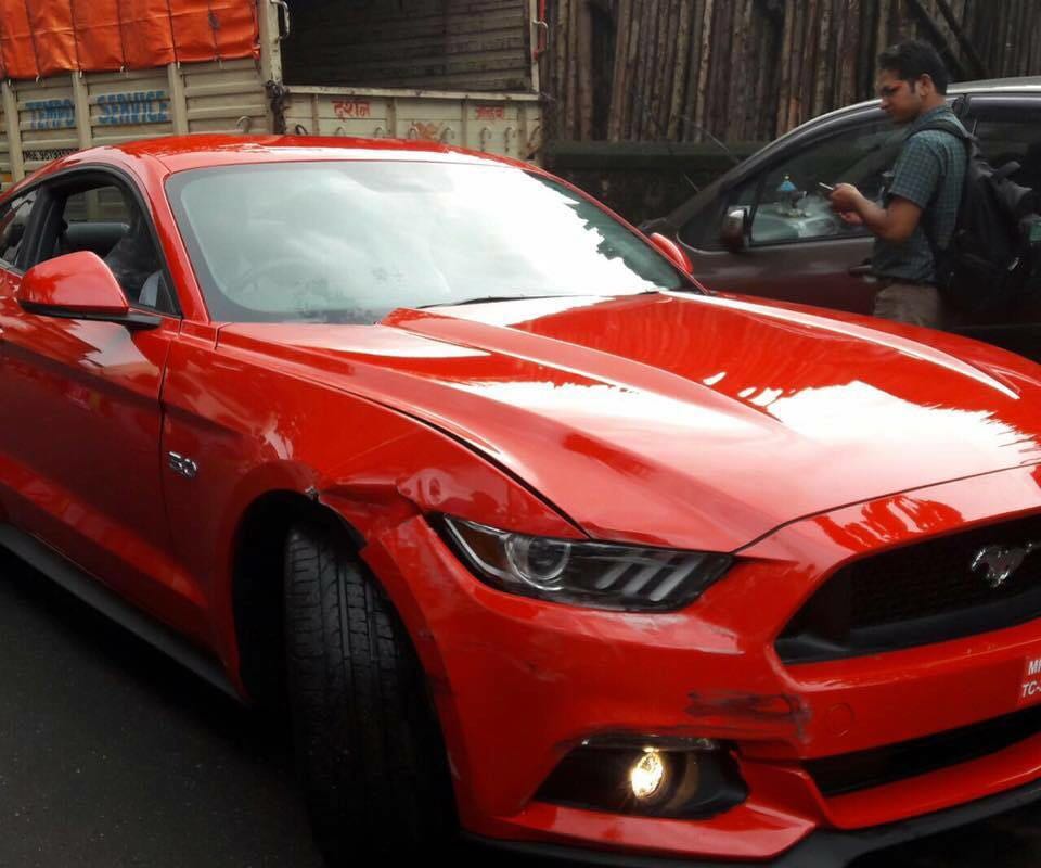Ford Mustang Crash Mumbai