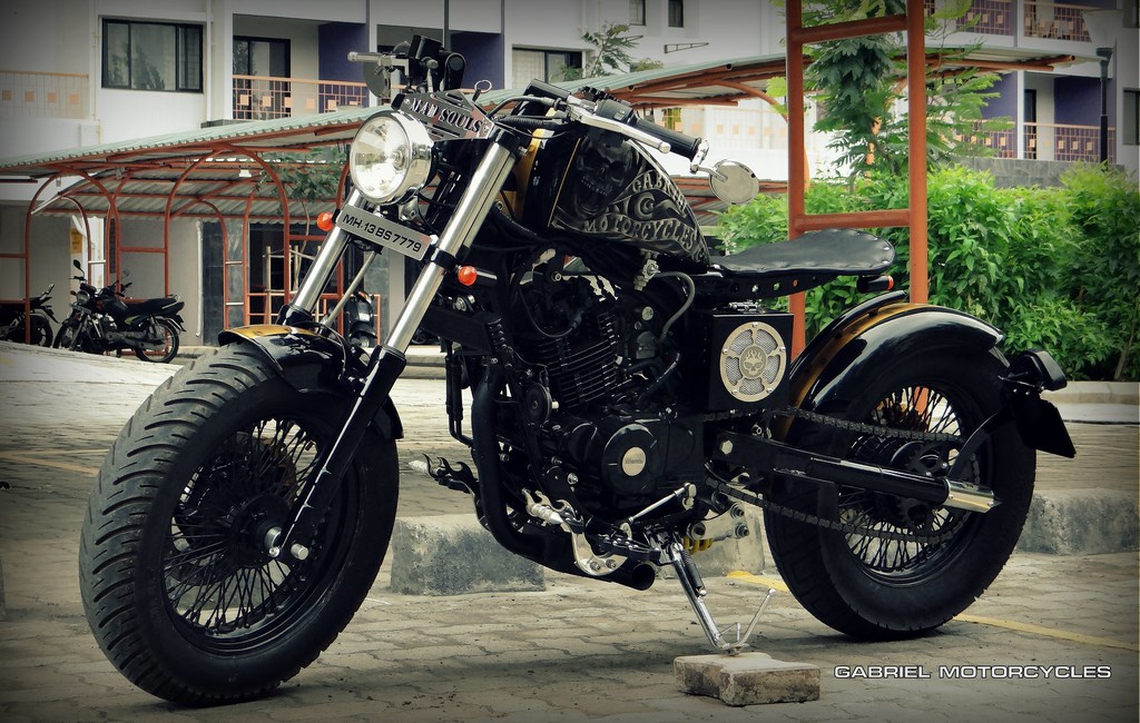 Gabriel Motorcycles Builds A Custom Bobber Based On Pulsar 220