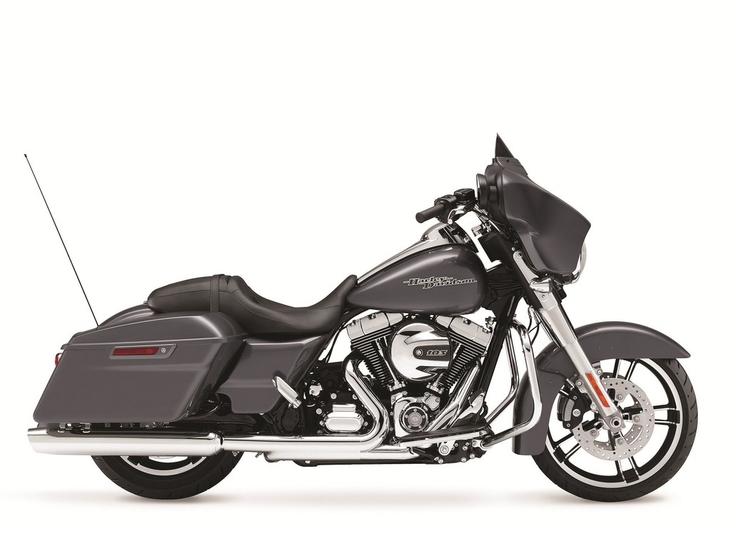 Harley Davidson Street Glide Side