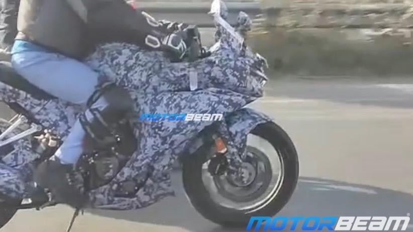 Hero Karizma XMR Spied Side