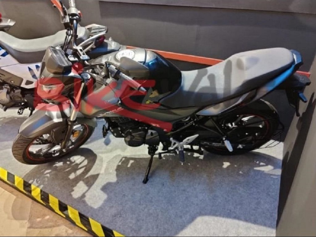 Hero Xtreme 200R 4V Spied