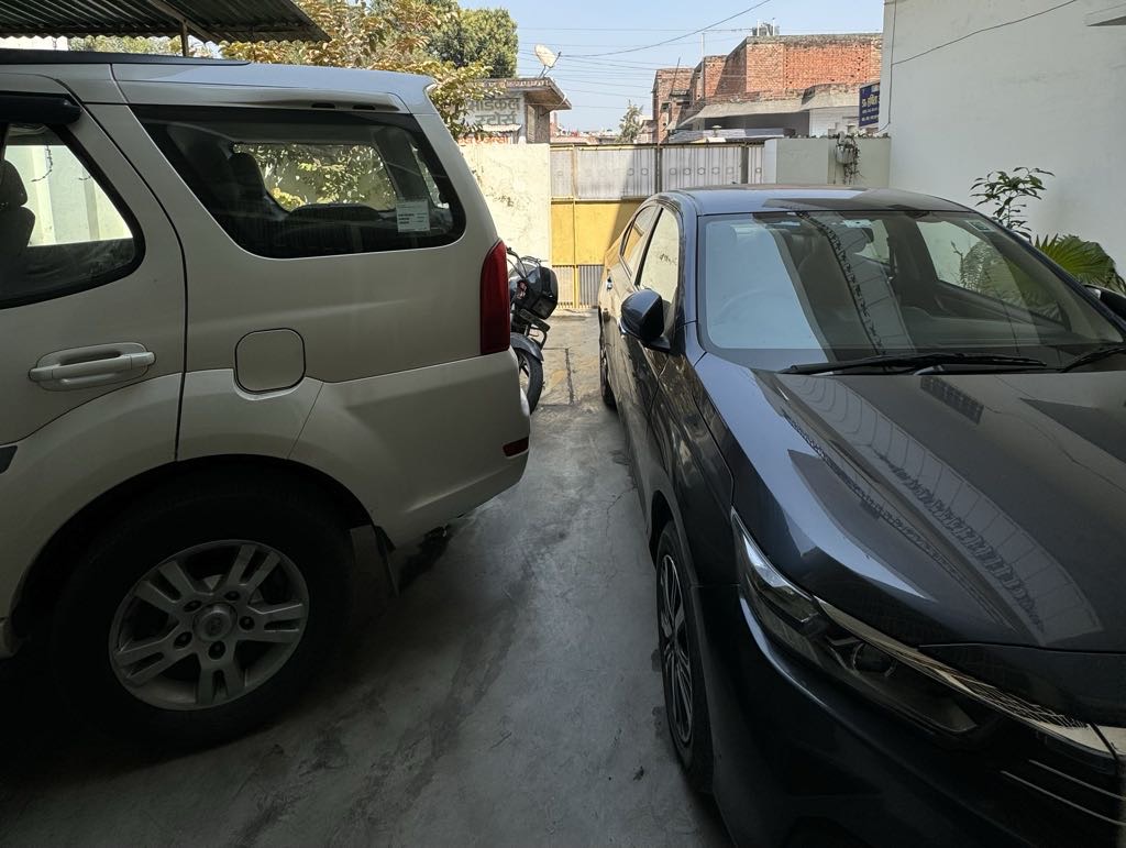 Honda Amaze CVT Tata Safari Storme