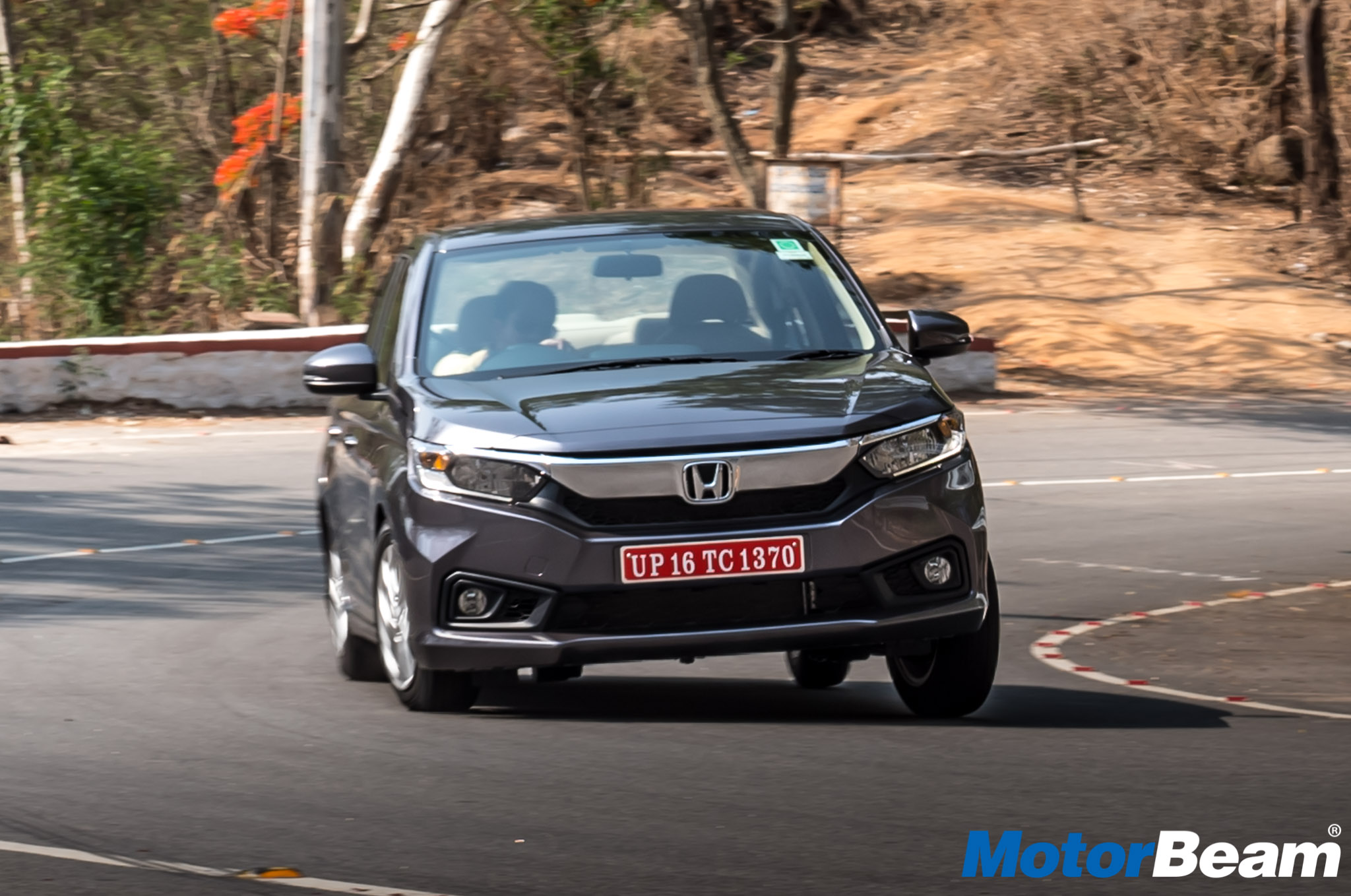 Honda Amaze Pros & Cons