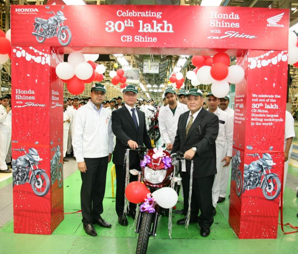 Honda CB Shine 30 Lakh Celebrations