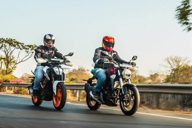 Honda CB300R vs KTM Duke 390 Video