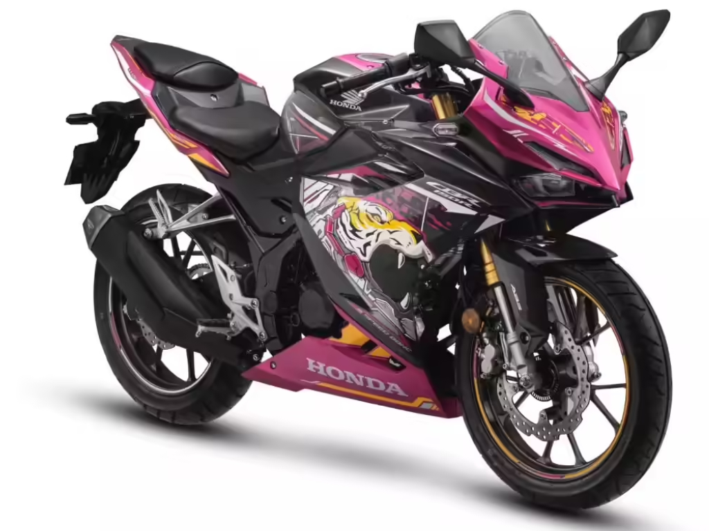 Honda CBR150R CyberRoar Edition front