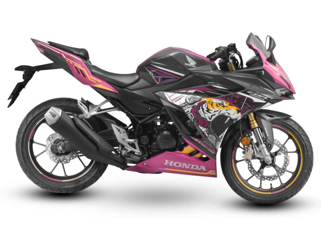 Honda CBR150R CyberRoar Edition side