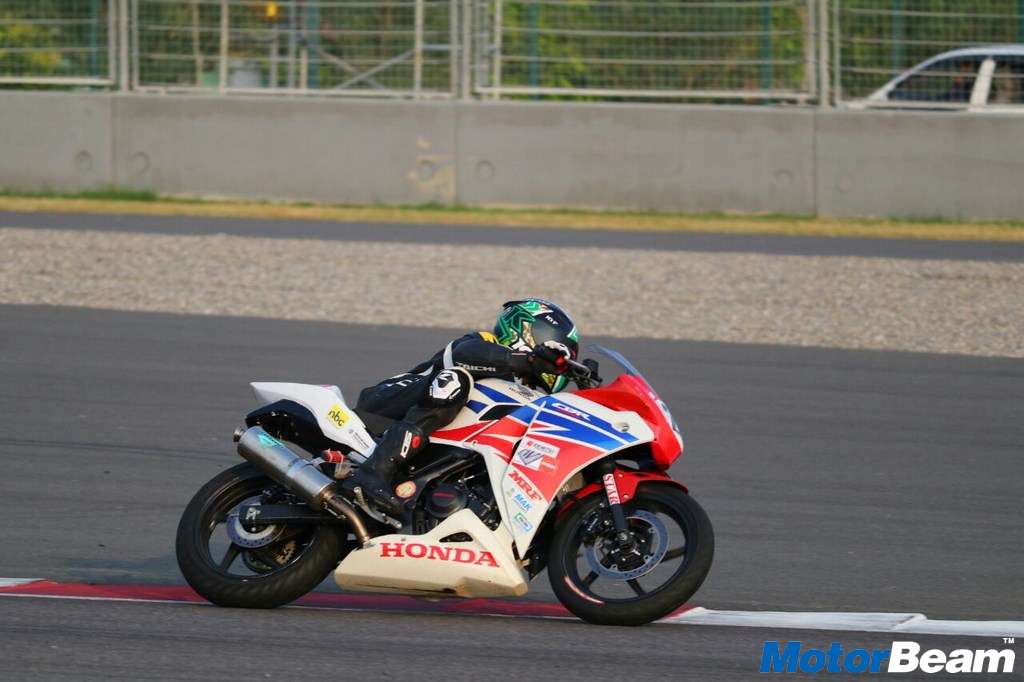 Honda CBR250 track race