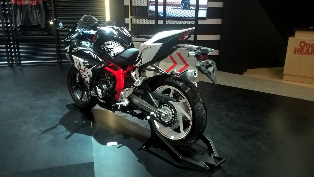 Honda CBR250RR Special Edition Performance